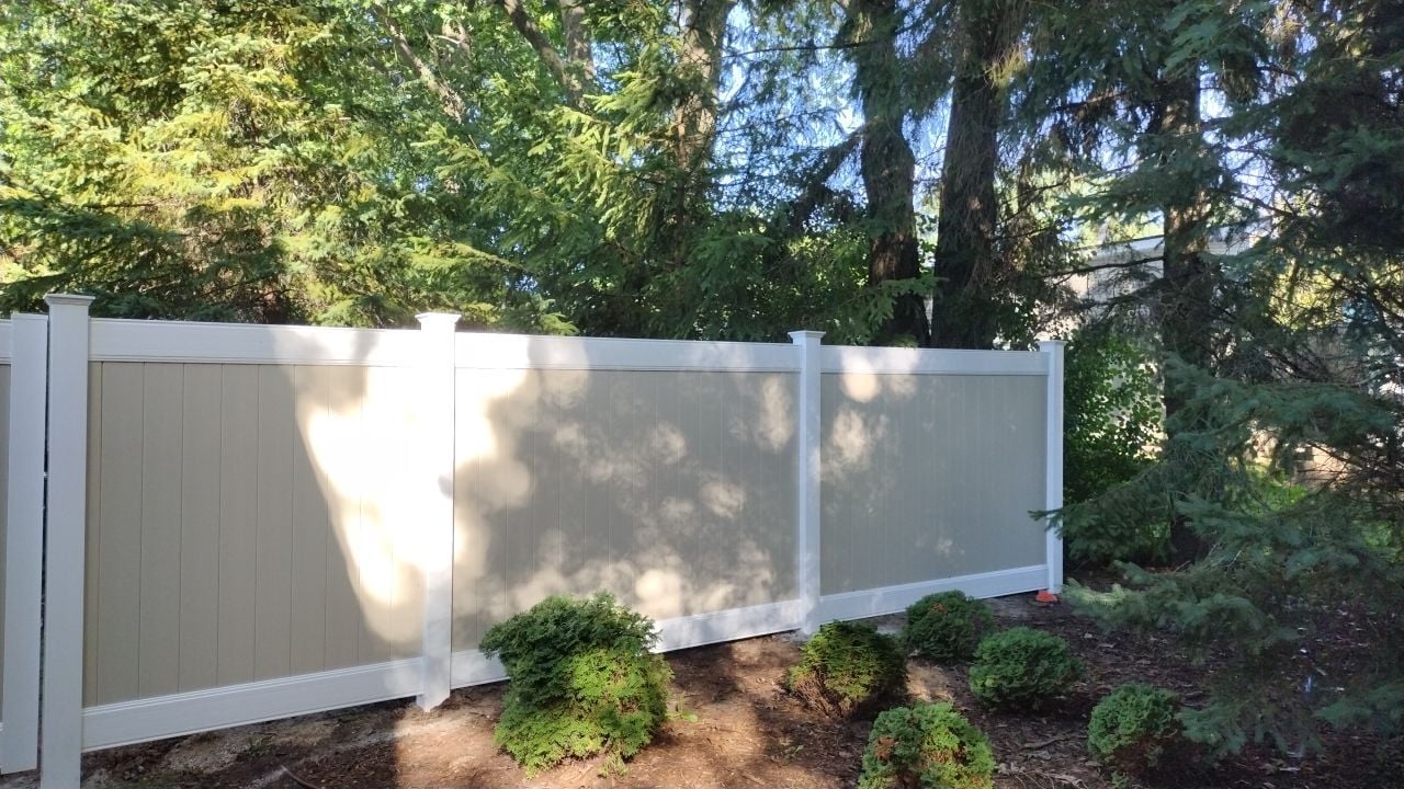 privacy vinyl fences