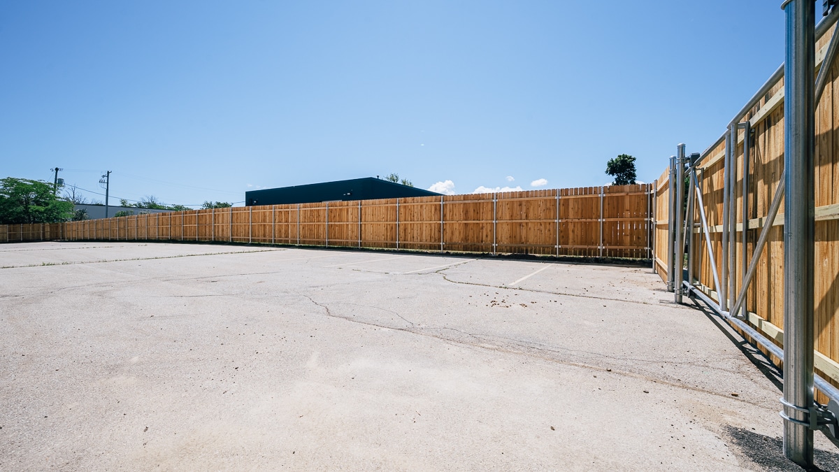 Commercial Privacy Fencing