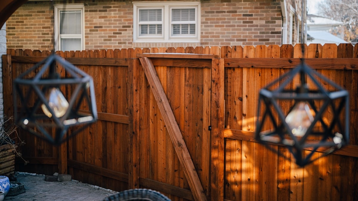 stained wooden fences milwaukee