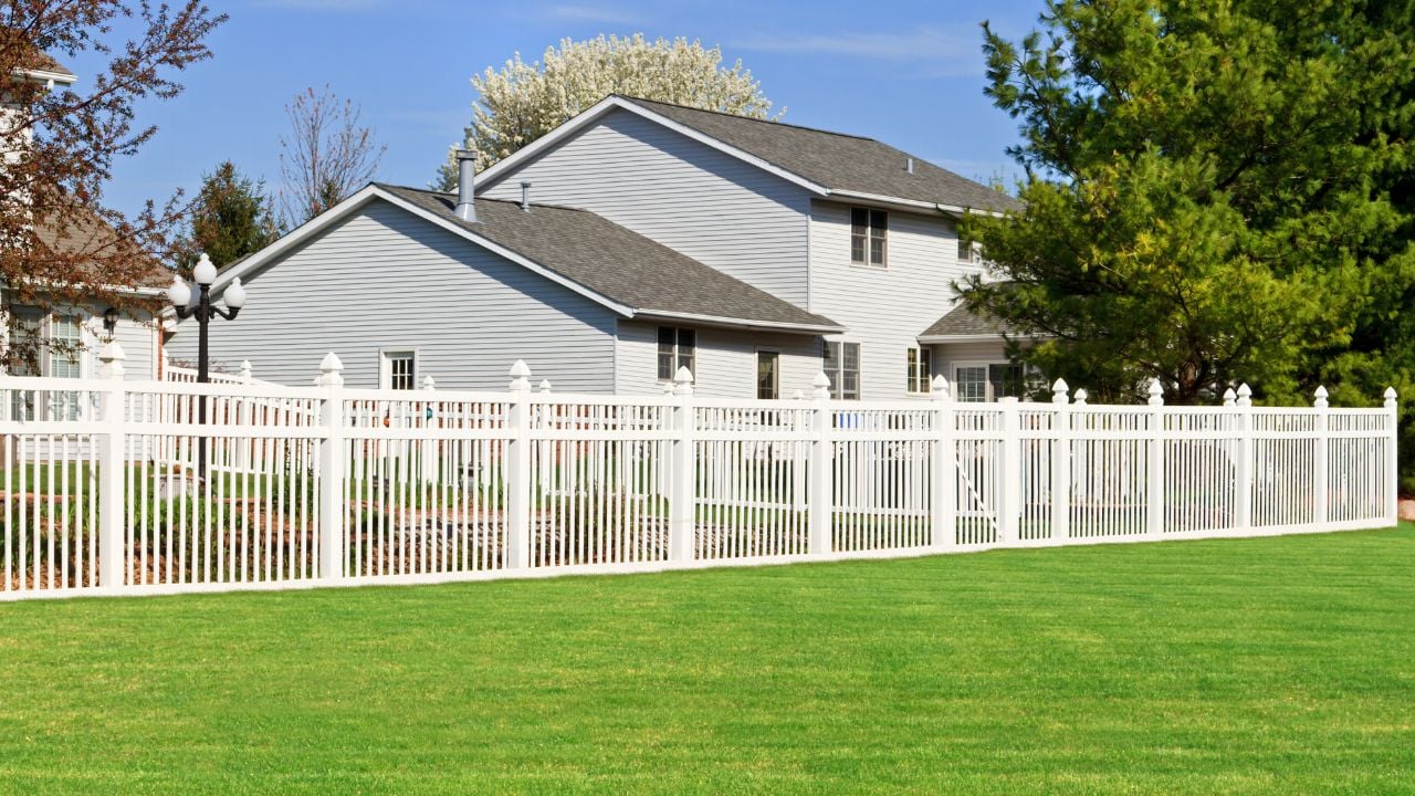 privacy vinyl fences